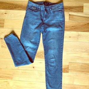 Ivanka Trump skinny jeans